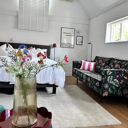 Ninet7 Bed & Breakfast *