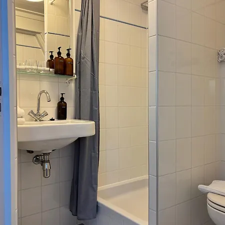 Ninet7 Bed & Breakfast Tilburg