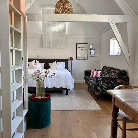 Ninet7 Bed & Breakfast Tilburg