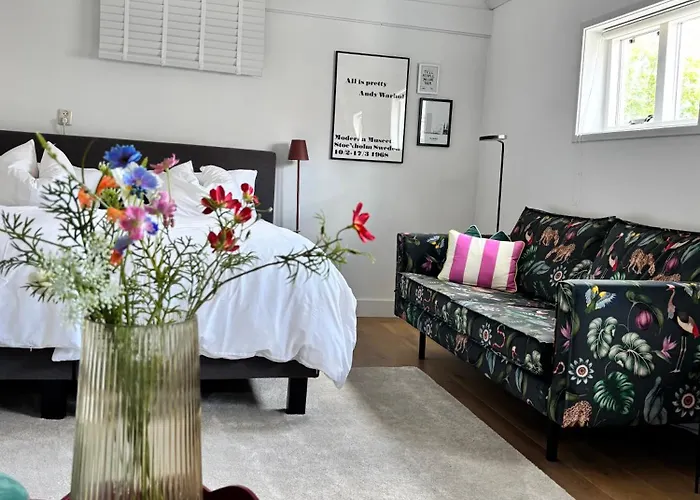 Ninet7 Bed & Breakfast 3*